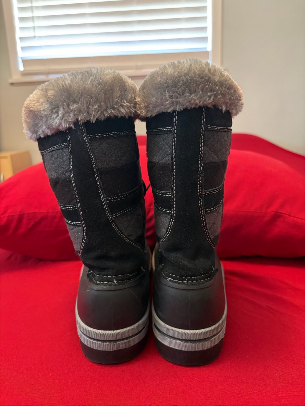 Magellan Outdoors Thinsulate Women's Black Winter Snow Boots with Faux Fur - Picture 3 of 7